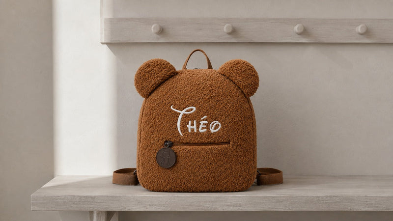 Mettre le prénom de son enfant sur son sac à dos