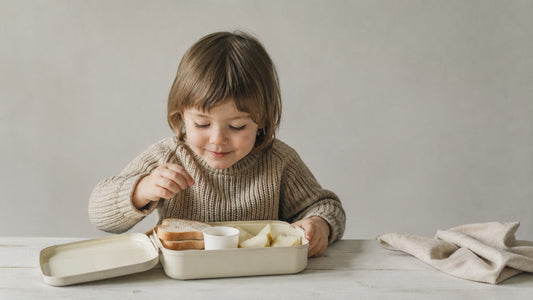 Preparer le gouter d un enfant pour l ecole maternelle