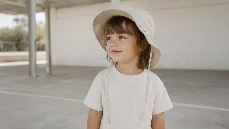Proteger un enfant du soleil a l'ecole maternelle