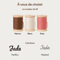 Choix de la couleur du fil et de l'écriture du pull brodé main