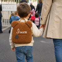 Enfant part a l ecole avec son sac a dos ourson caramel Jules - Marron