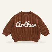 Pull bébé en maille épaisse chocolat, prénom Arthur brodé main