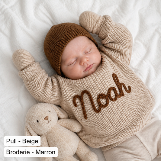 Pull bebe personnalise en maille, prenom Noah brode a la main