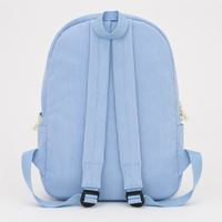 Vue de dos du sac à dos en velours côtelé bleu ciel, bretelles rembourrées et boucle de suspension